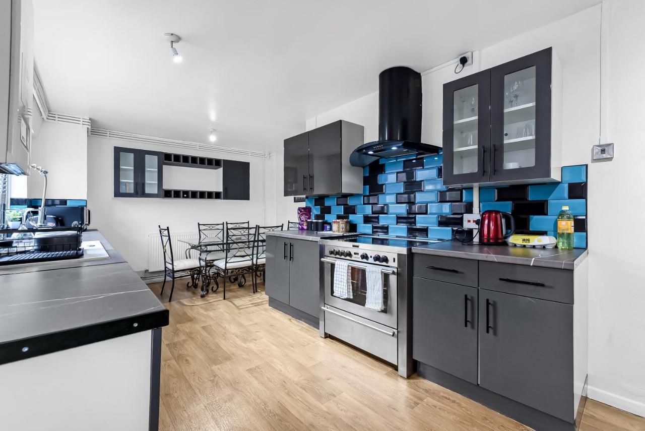 Stylish Excel 3 Bedroom Flat Apartament *