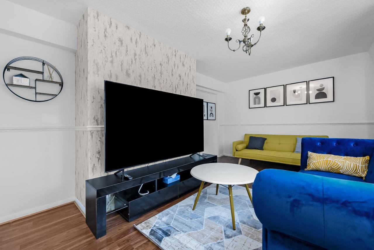 Apartament Stylish Excel 3 Bedroom Flat *