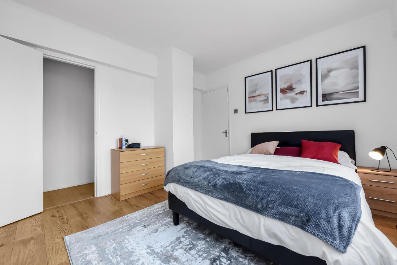 Apartament Stylish Excel 3 Bedroom Flat *