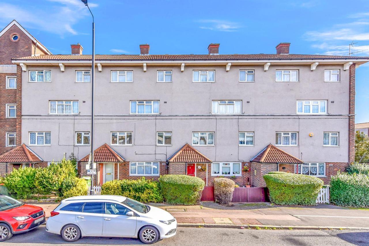 Stylish Excel 3 Bedroom Flat Apartament